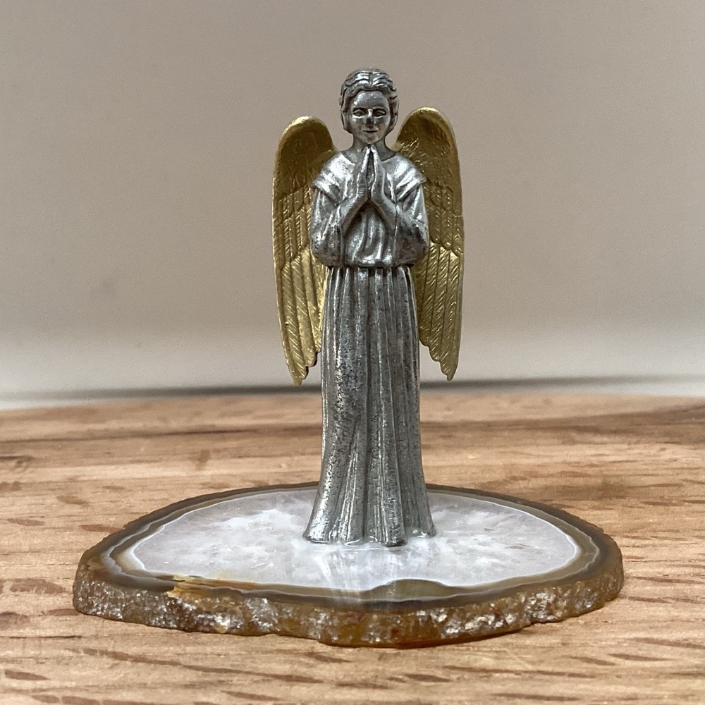 🟡 Beautiful Pewter Praying Angel on smooth cut stone material - Gold Toned Wings